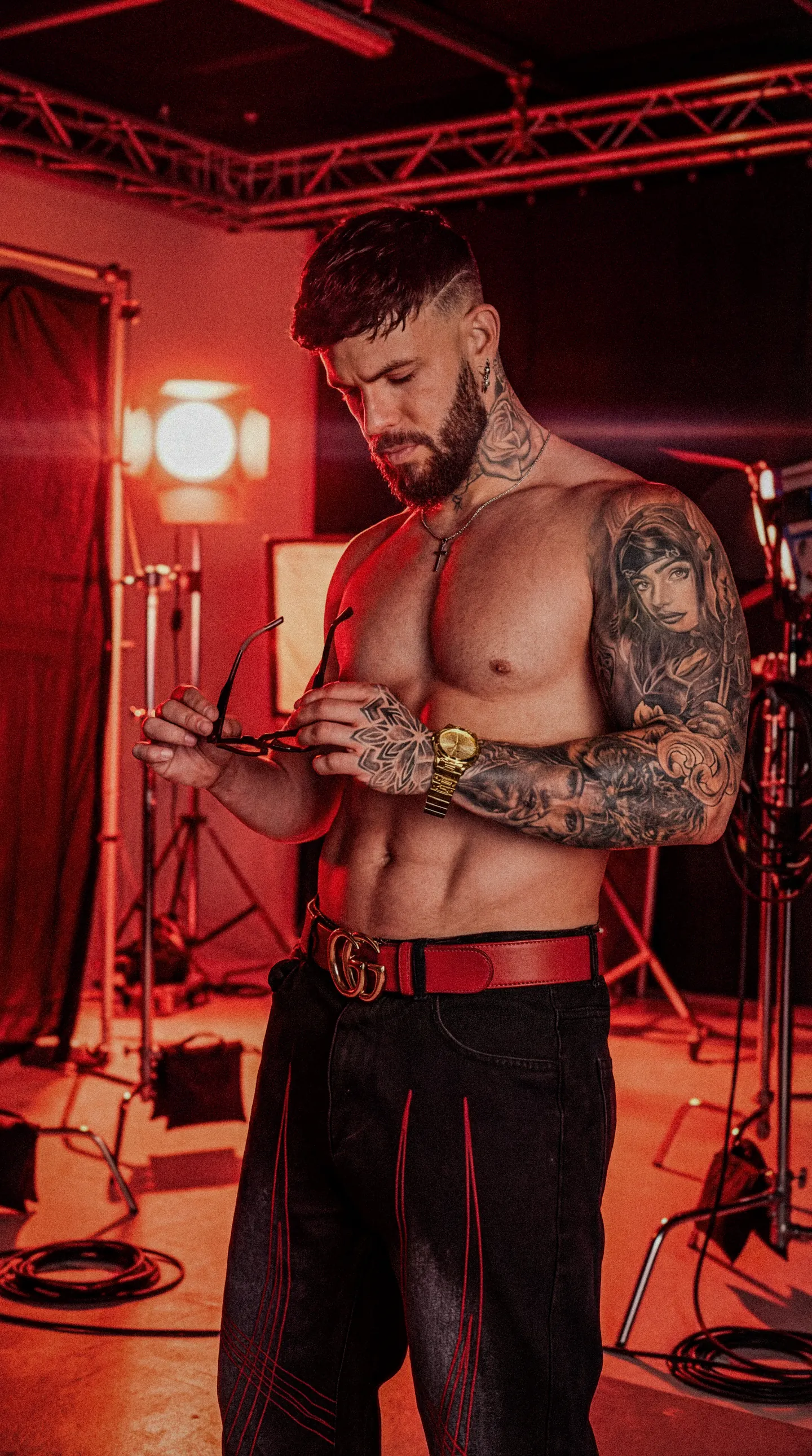 HIDEKI en el estudio, luz roja
